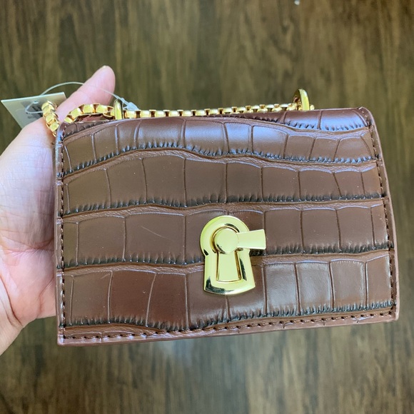 Francesca’s collections Erin mini keylock crossbody - Picture 6 of 16